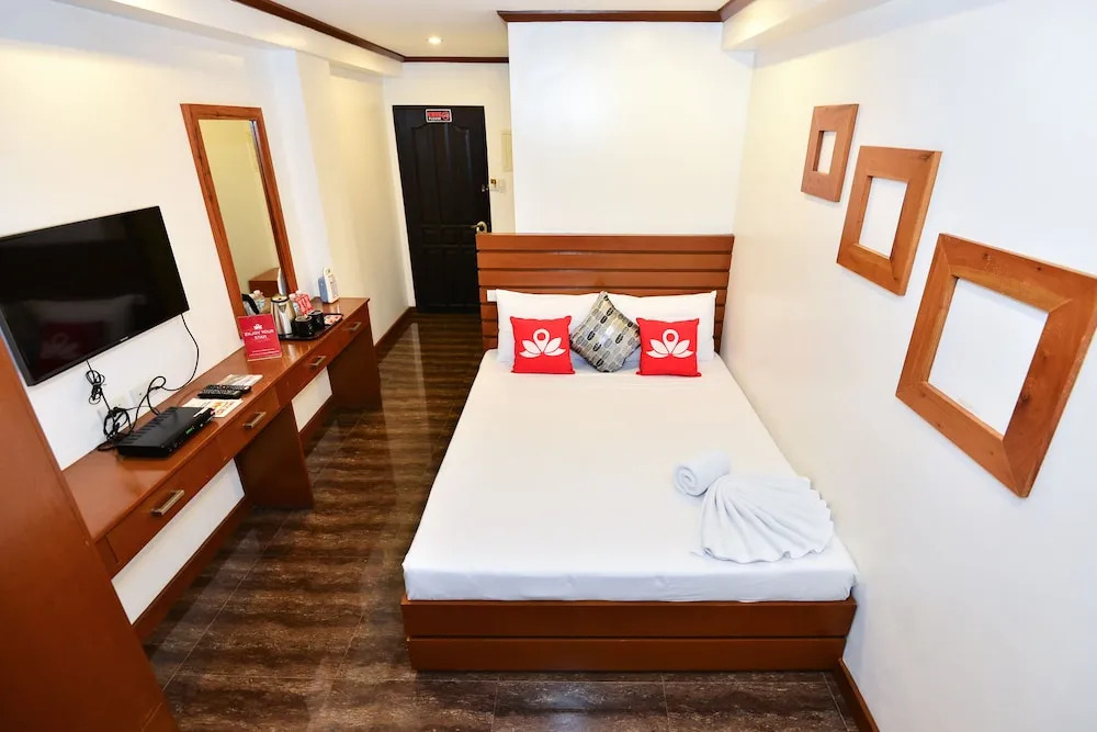 ZEN Rooms Abozza Station 2