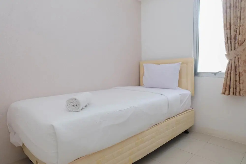 Minimalist And Cozy Stay 2Br At Bassura City Apartment