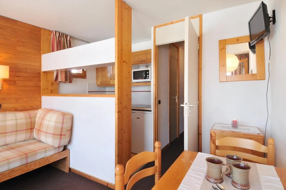Belle Plagne Two-roomed Apartment on Slopes for 5 People of 28 mÂ² Tq03