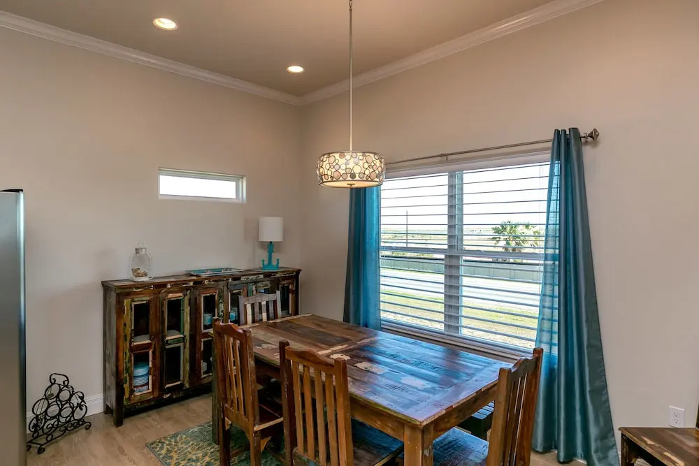 New & Family-Friendly Rockport Beach House - 3 Br home by RedAwning