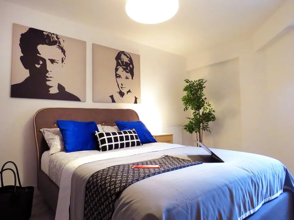 Tudors - Fabrick - Double bed