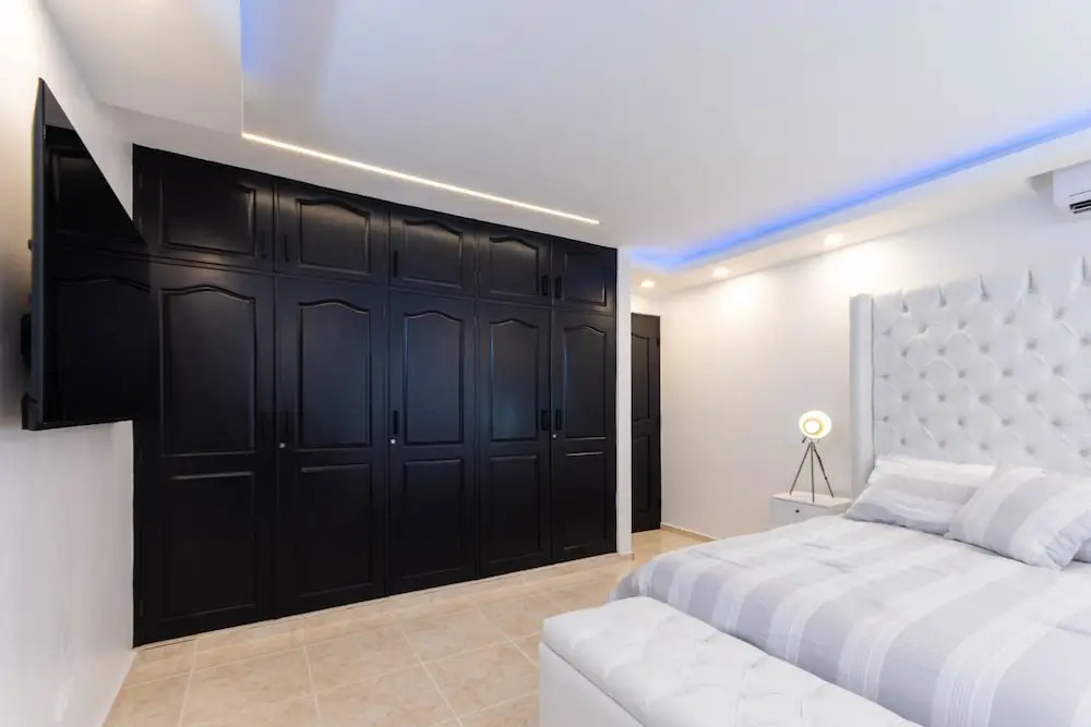 Unique & Spacious 2bdrs Luxury Condo