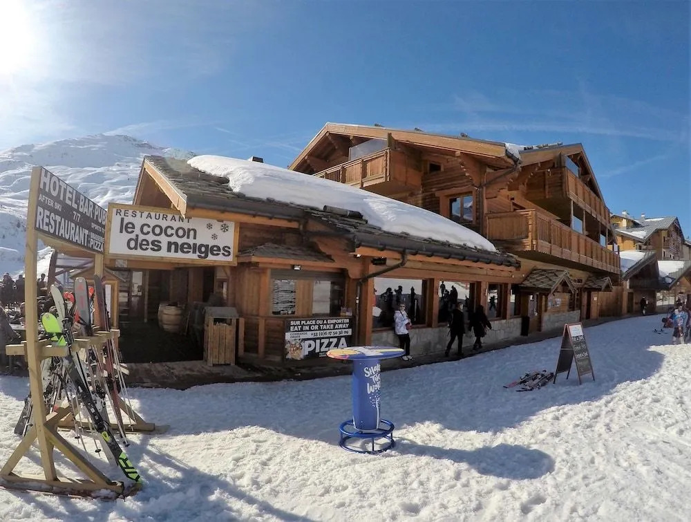 LIsatis Chalet Hotel