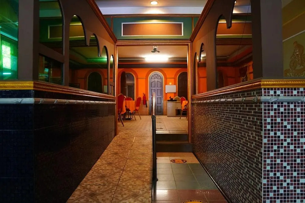 Regency Suites Hotel