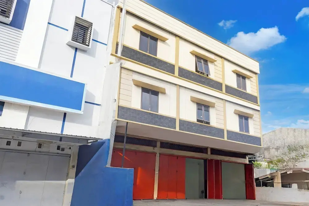 Hotel O Rappocini Near Rsia Paramount