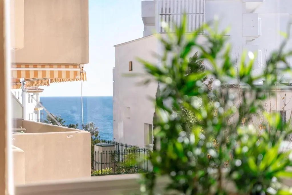 N&A Golondrinas Recently Renovated 2bdr Apt