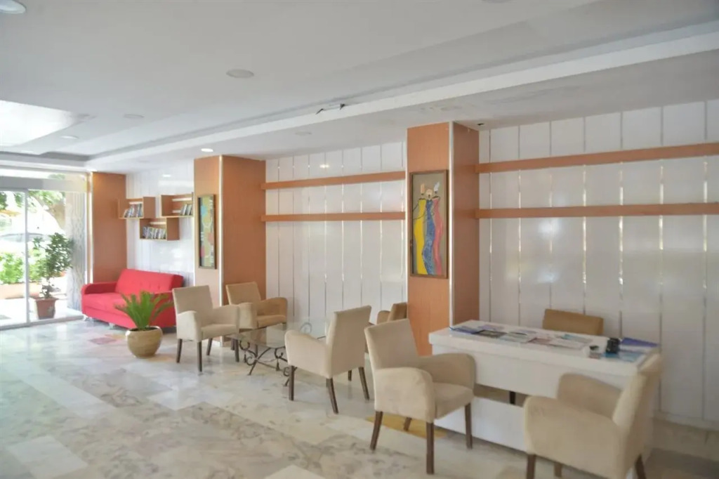 Vi̇va Beach Hotel