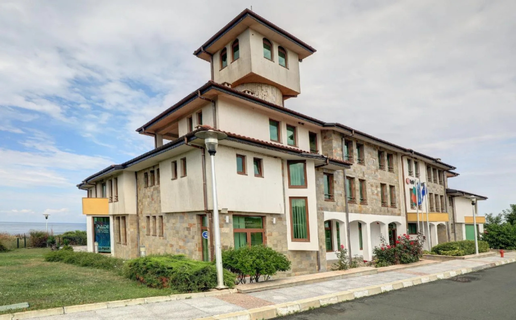 Lalov Egrek Hotel
