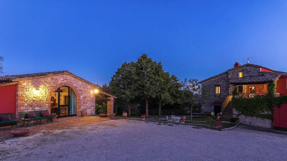 Villa Le Logge 12 1 in Todi