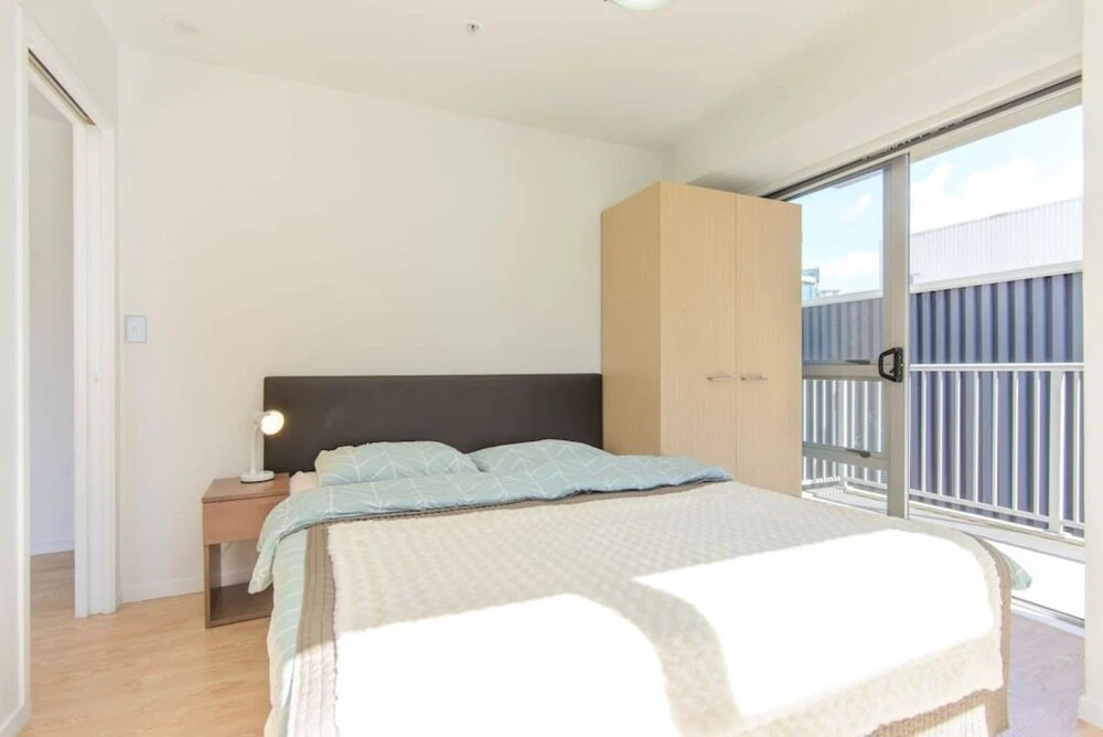 Modern 2 Bedroom Apartment in the CBD