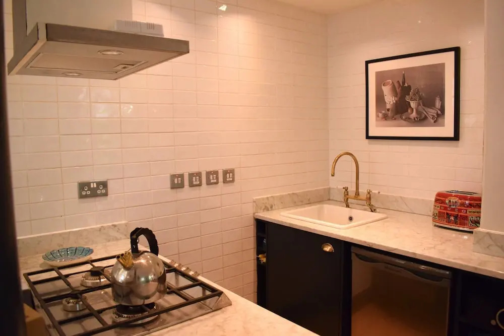 1 Bedroom Chelsea Flat With Communal Garden