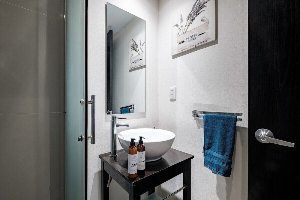 2BR Luxury Stay Mundial 2026 Skyline Views