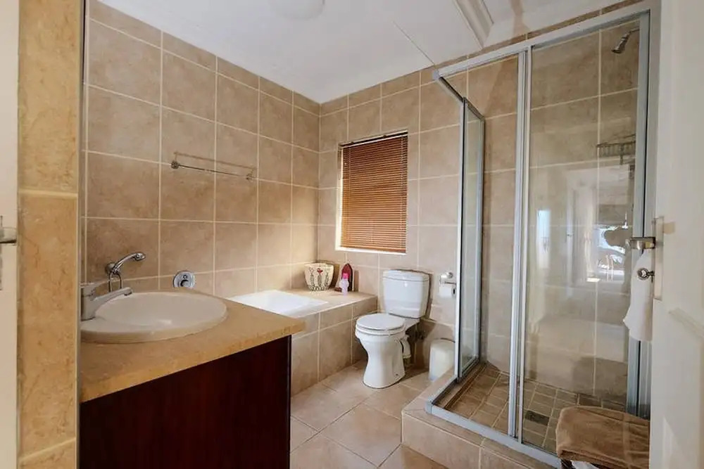 Charis to Theo - Relax in Style at This 3-bedroomed Langebaan Holiday House