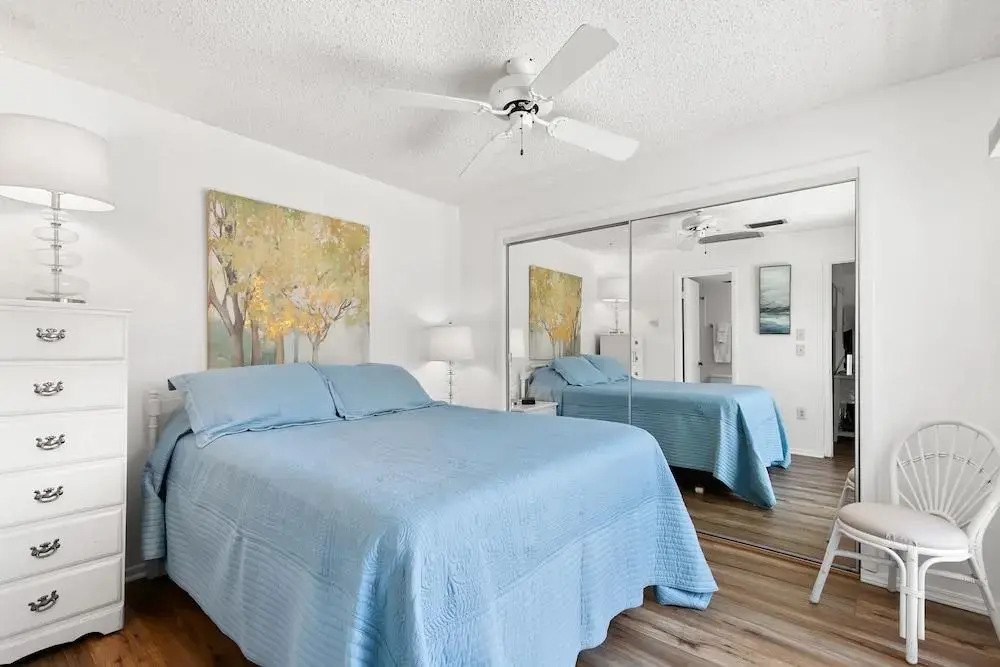 Madeira Beach Yacht Club 151H by Distinctive Beach Rentals