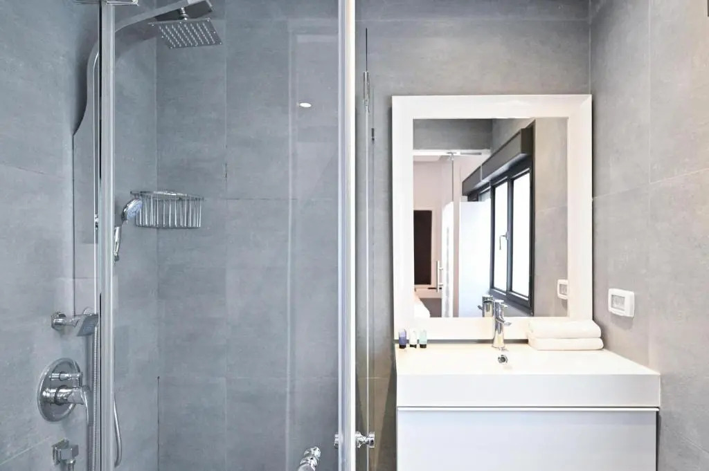 Clear 3BR in Dizzengoff 140 by HolyGuest