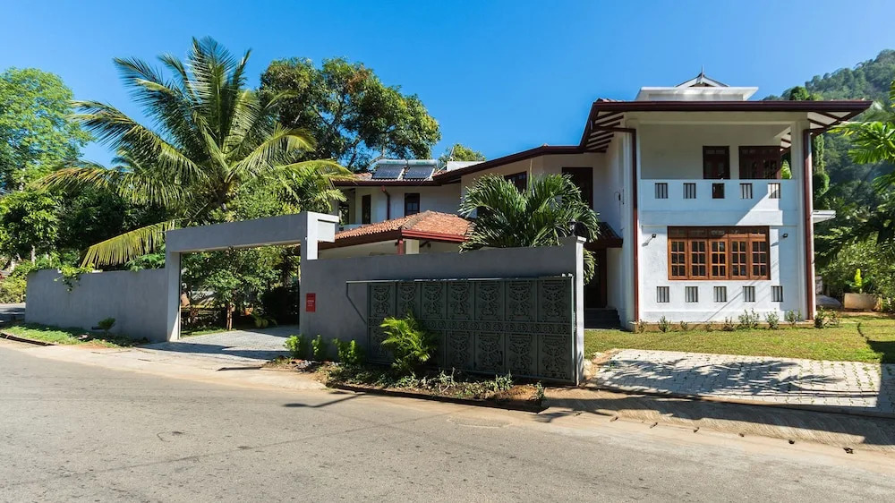 Niru Residence