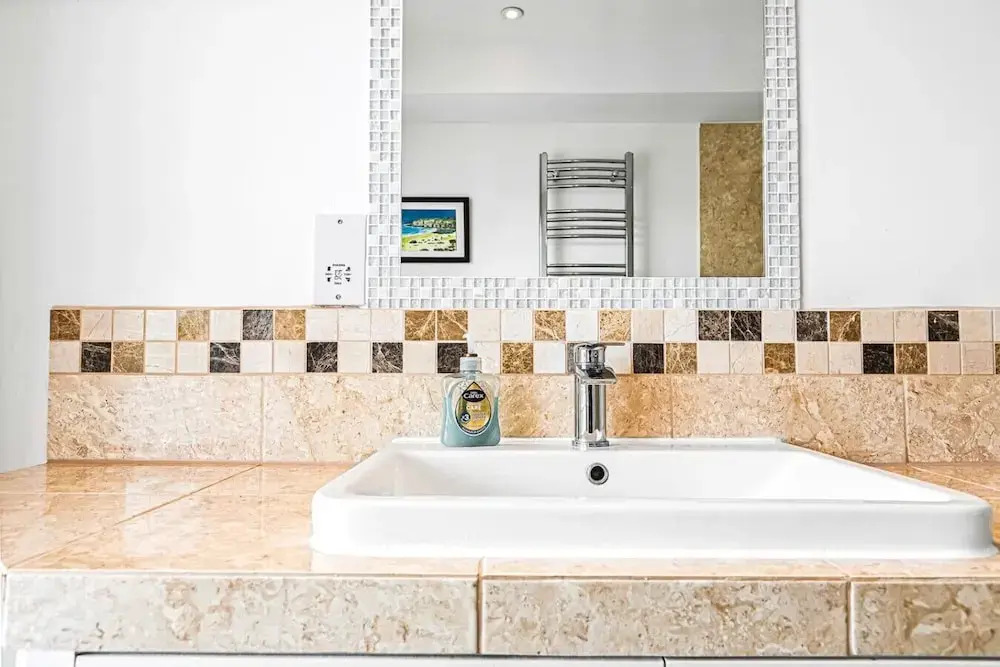 Bakersfield Retreat - From 200 Per Night