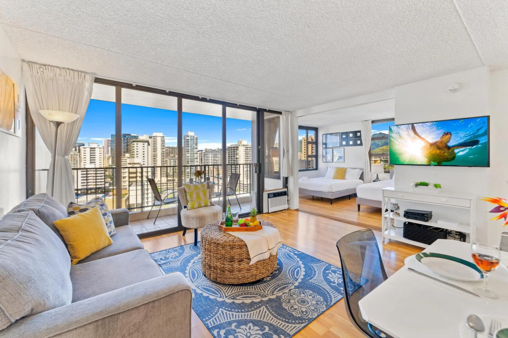 17th Floor Condo with Ocean Views, Parking, WiFi - Close to Beach