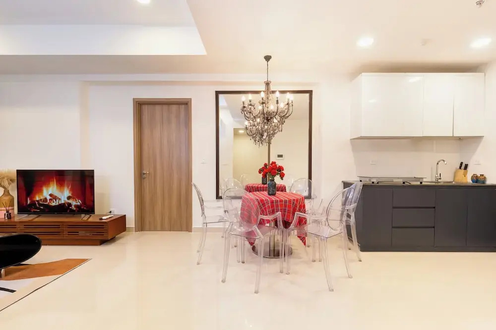 Soho Residences & Hotel - Ben Thanh Market, Bui Vien Walking Street & SG Historical Vibe