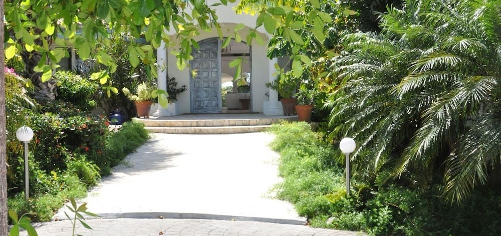 Villa Cascades