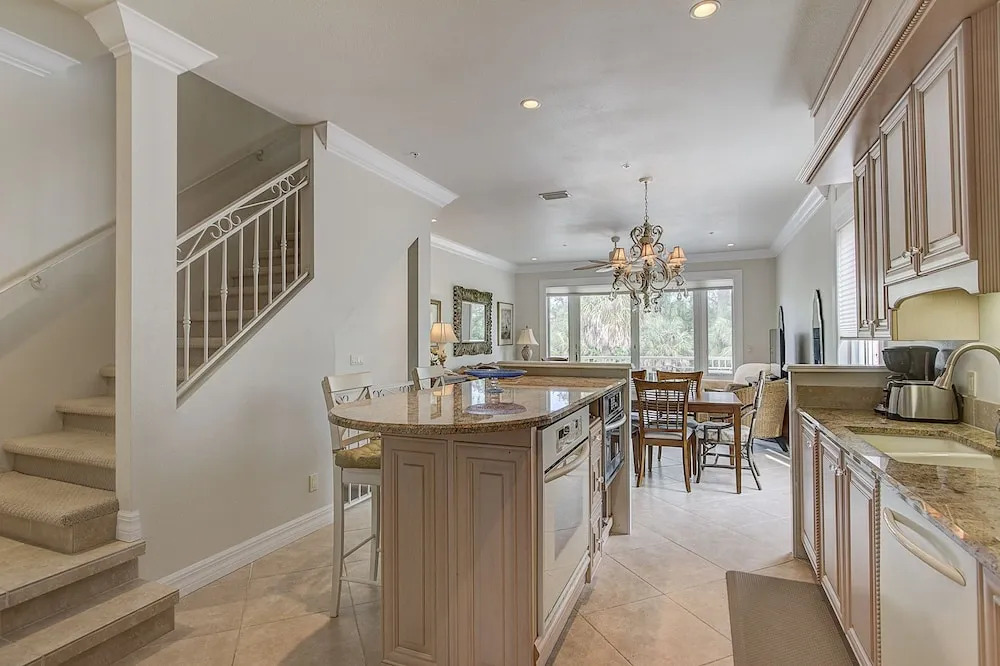 534 Avanti Villa on Grand Canal 4 Bedrooms 3 Bathrooms Townhouse