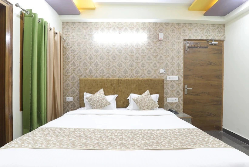 Hotel Aman Residency