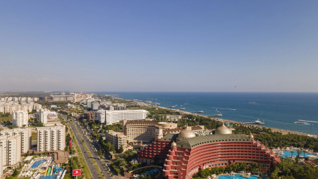 Fantastic Flat with Balcony and View in Aksu