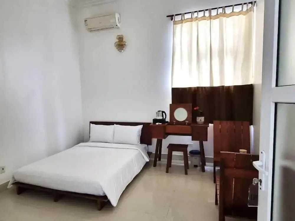 Top Hill Halong Homestay