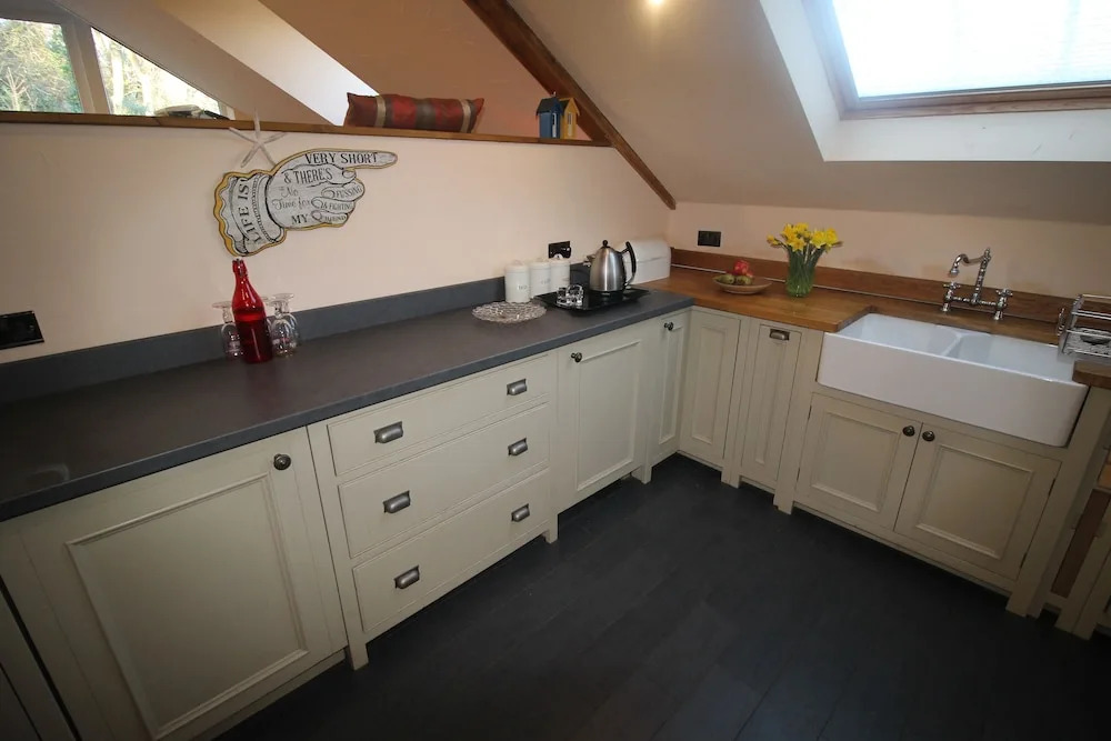 Violet Cottage 3 Bedroom Apartment by Cardiff Holiday Homes