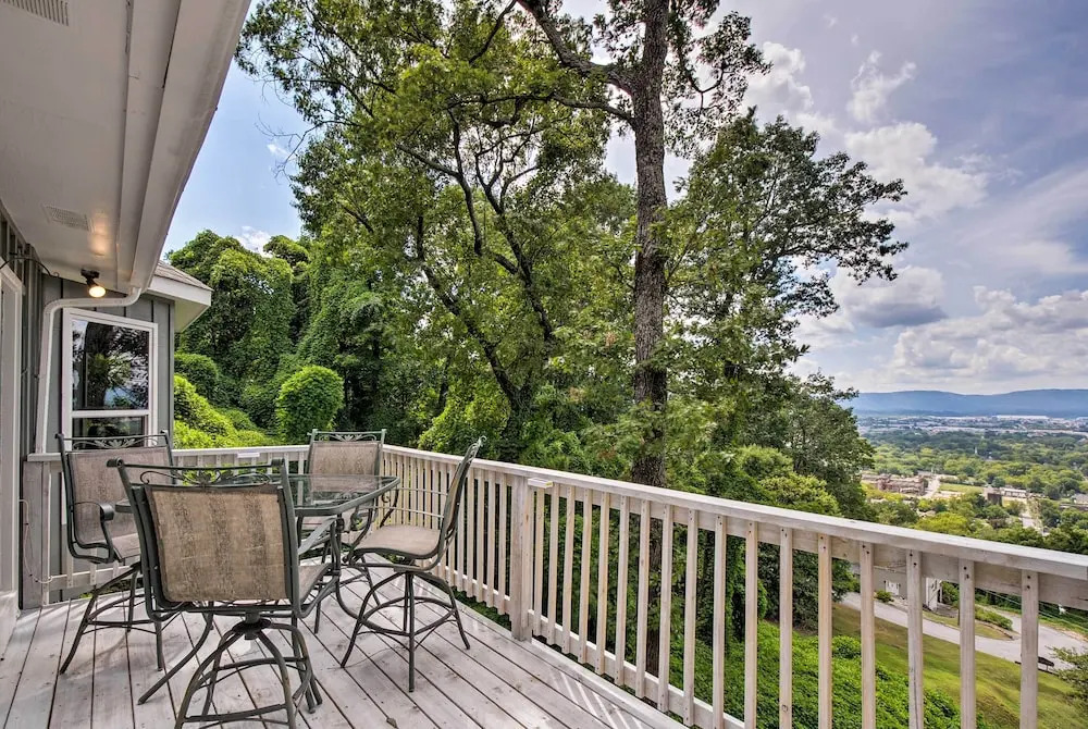 Stay Above it All! Modern Home on Missionary Ridge
