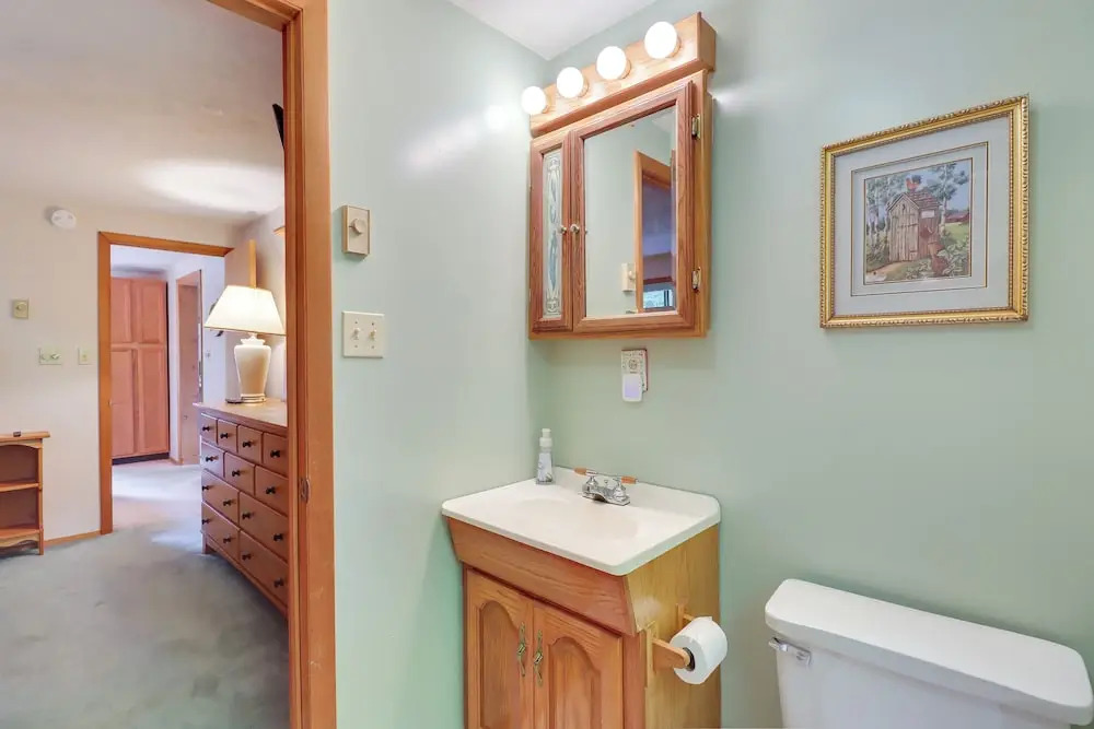 Lake Access & Decks: Pet-friendly Poconos Cabin!