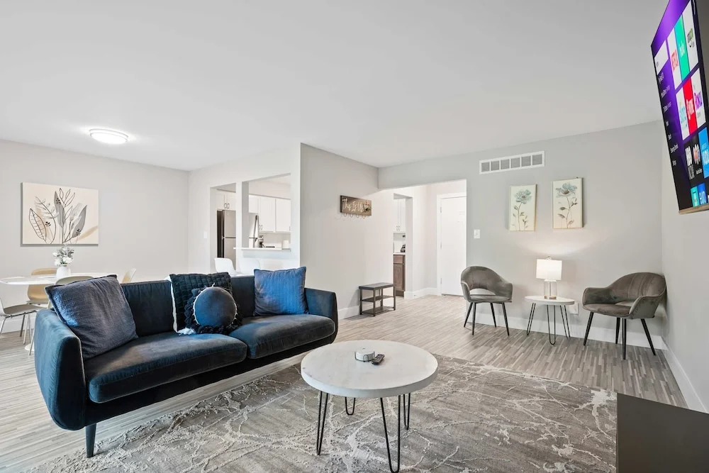 2-bedroom Spacious Stay