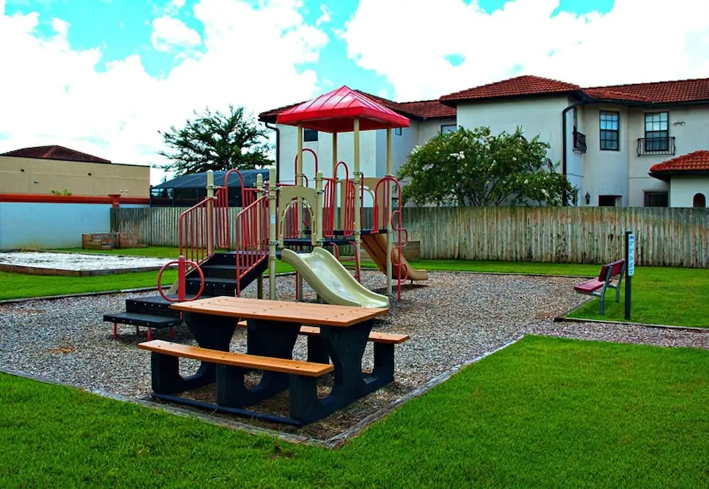 Wonderful 4 Bedroom House in High Grove With its own Swimming Pool