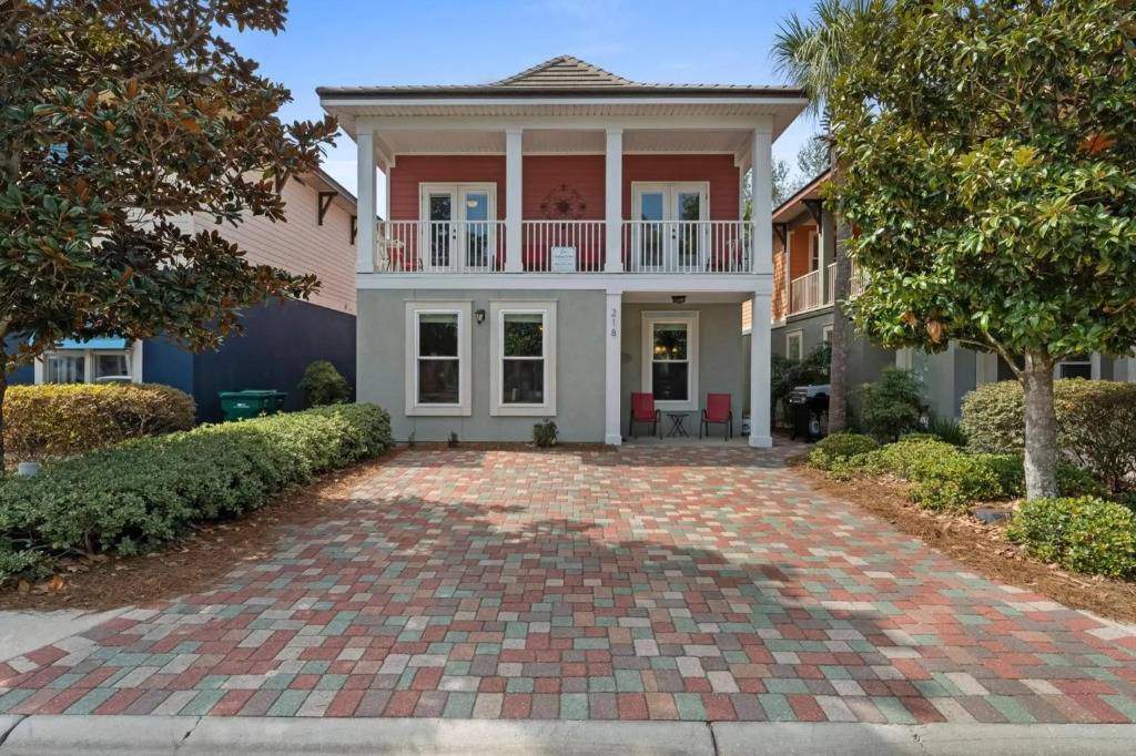 Champagne and Roses Fr 218 Tahitian Way 4BR 3BA 12