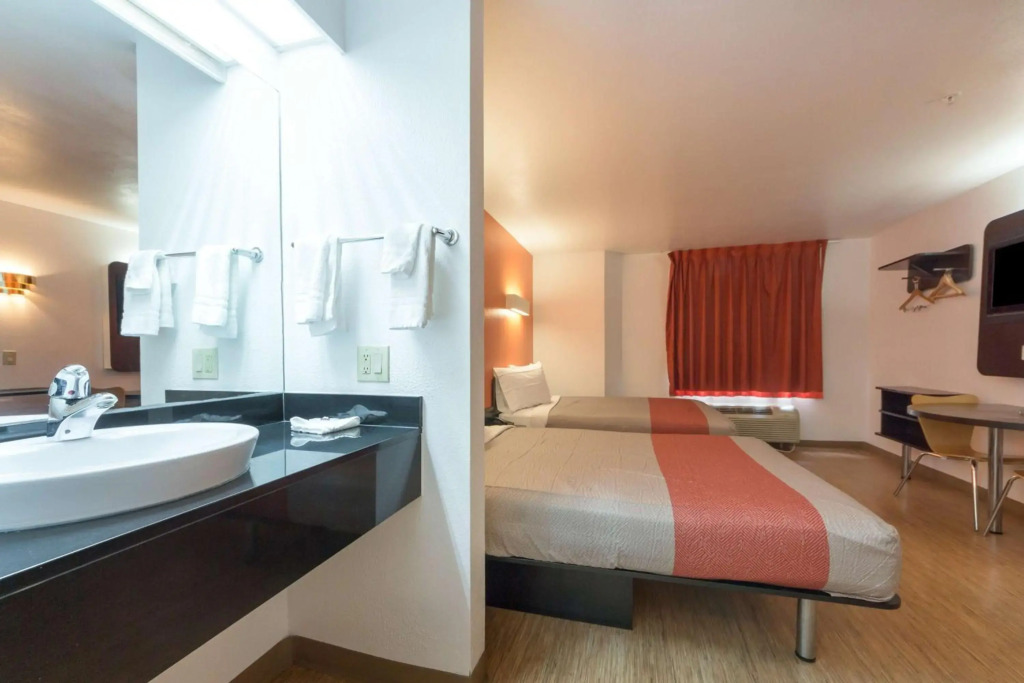 Motel 6-Dallas, TX - Northeast