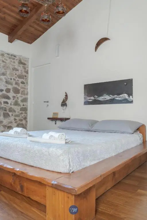 LOcchio di Santa Lucia, Terre Marine