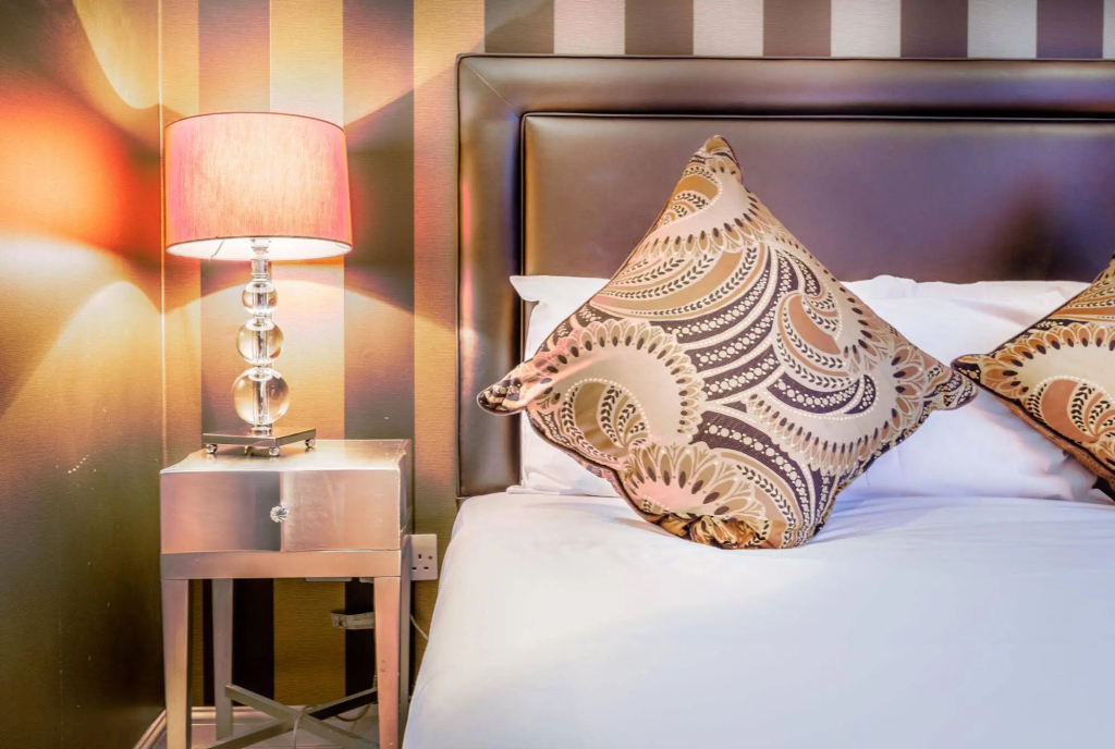 The Tophams Hotel