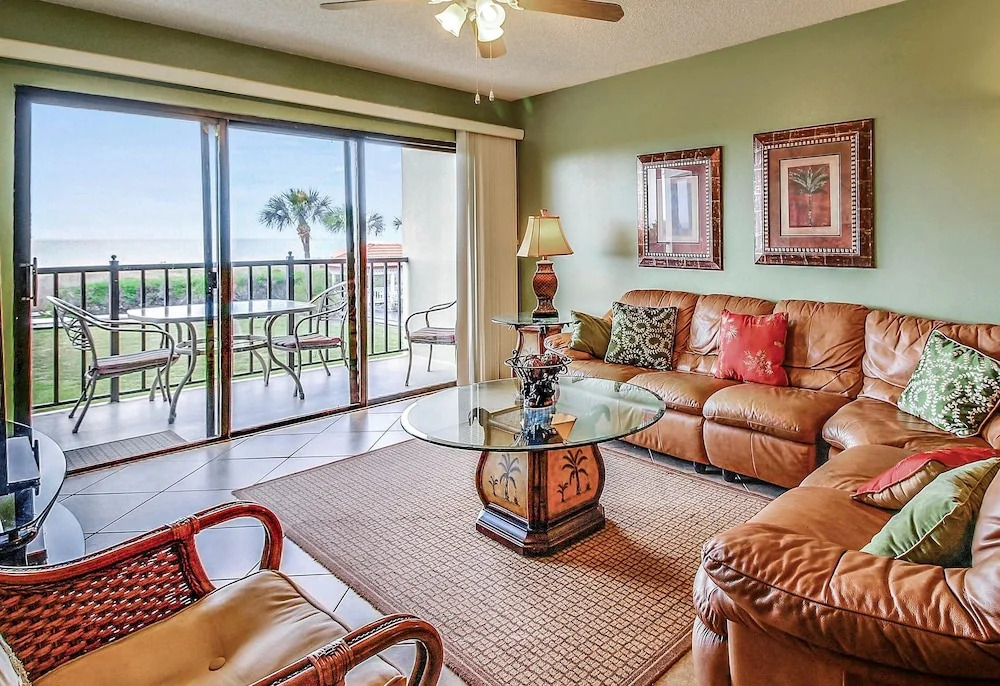 Land's End 204 Building 9 Beachfront Condo / Updated / Gated