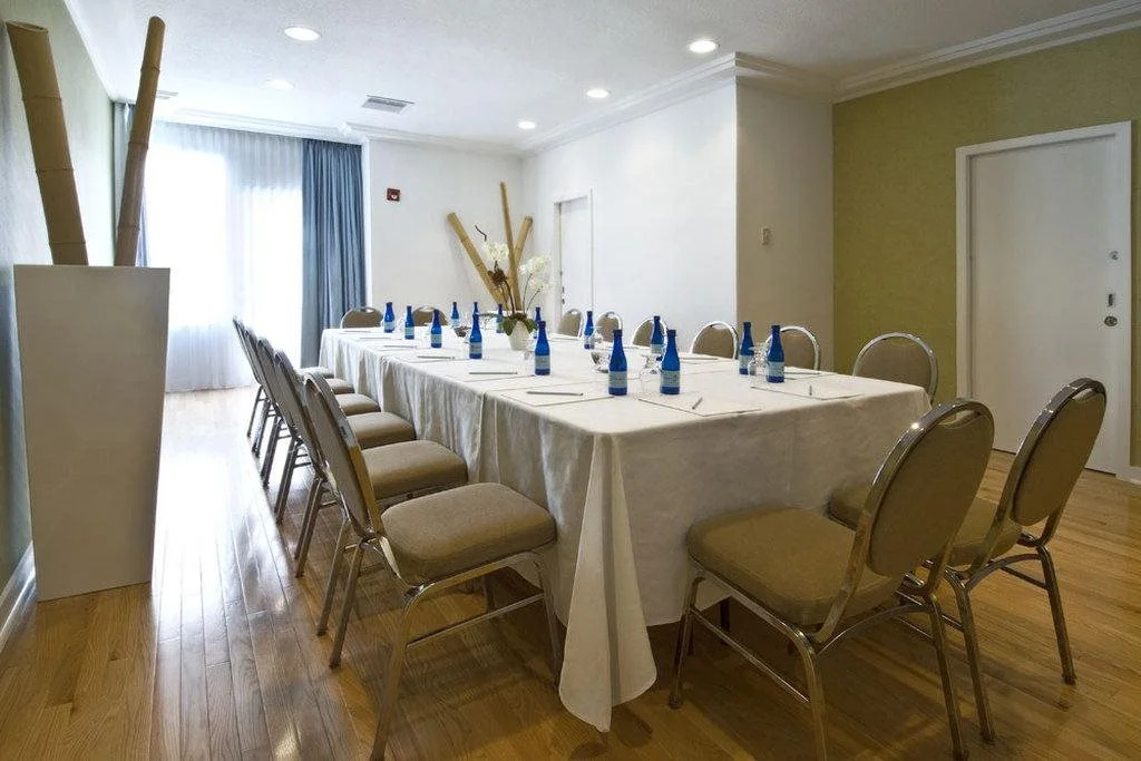 Отель Circa 39 Miami Beach by IHG