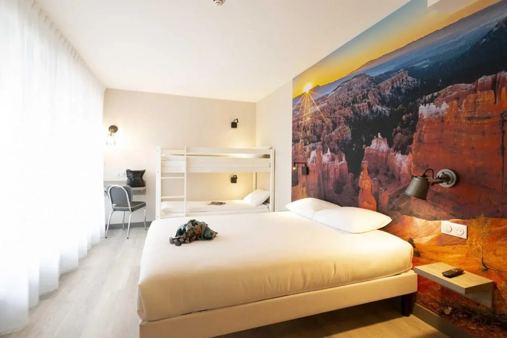 Break Hotel