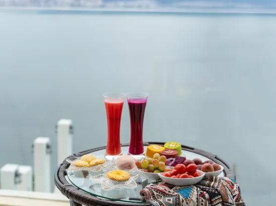 Yunyi Boutique Lake View Inn