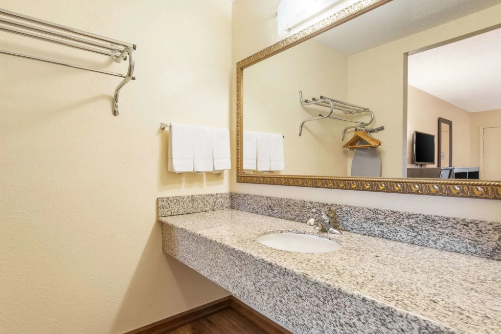 Econo Lodge Cloverdale