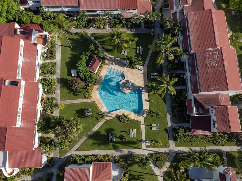Romantic Antigua Getaway – Oceanfront Condo with Resort Amenities