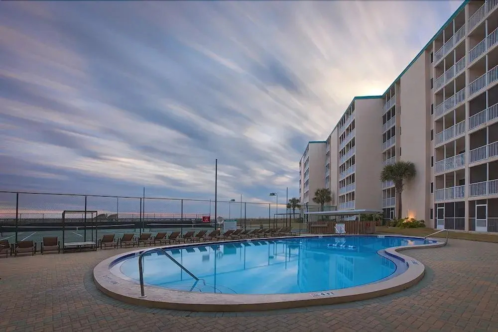 Gulf Shore Condo #302 - 2 Br condo by RedAwning