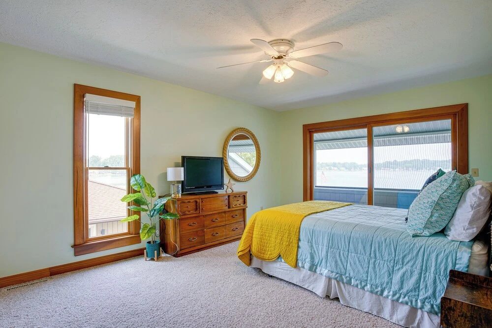 Lakefront Syracuse Home w/ Deck & Private Dock!