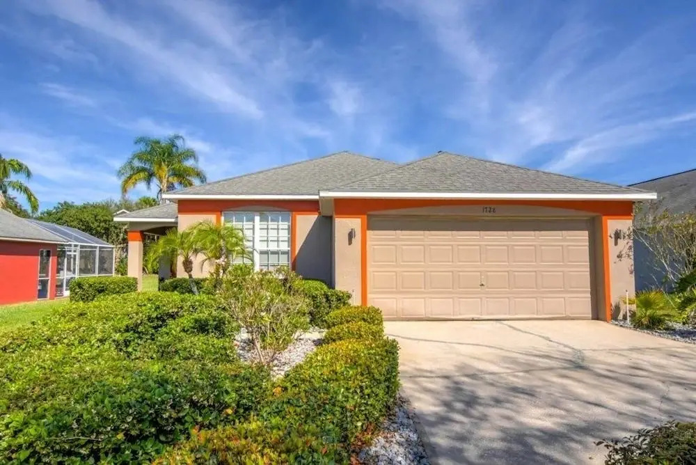 Private Pool In Golf Resort! 4 Bedroom Home by RedAwning