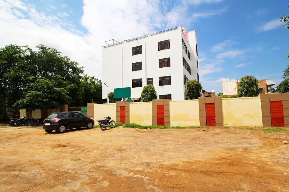 OYO 9189 Hotel Garden Villa