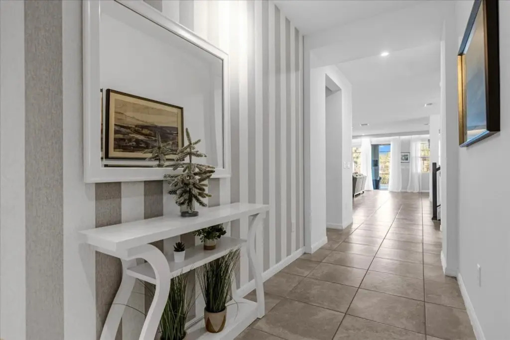 9 Bedrooms 6 Bathrooms Solara 8901 Cb