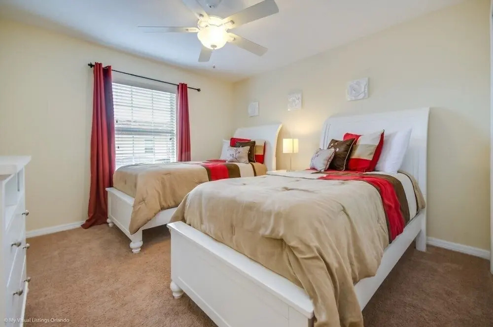 8962cuban 4 Bedroom Townhouse