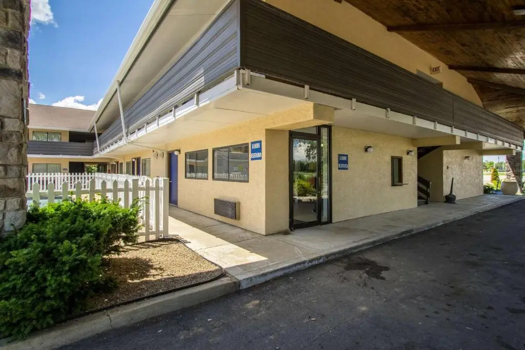Motel 6-Ashland, OH